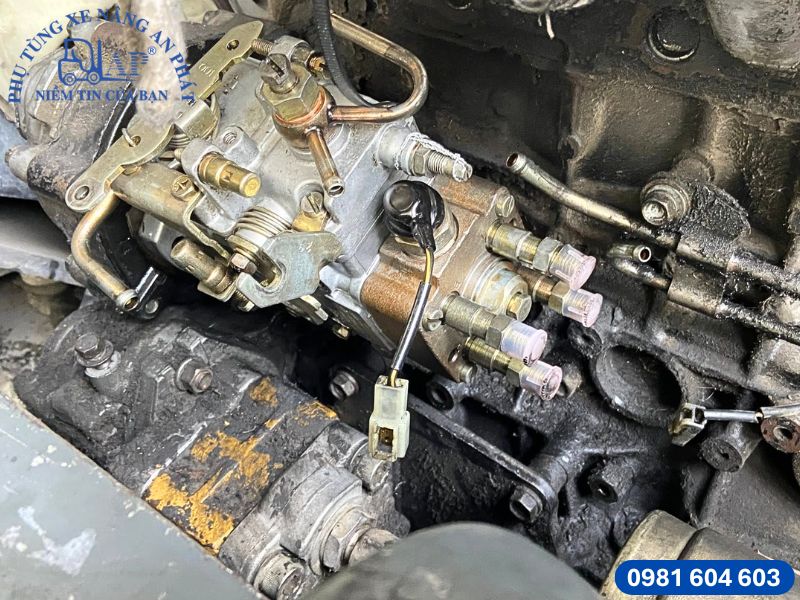 Đại tu lớn - Sửa lỗi bơm cao áp xe nâng