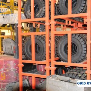 Kho hàng An Phát luôn có sẵn rất nhiều vỏ xe nâng Solitech đủ kích cỡ