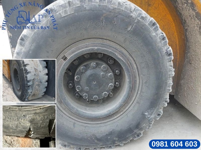 Kiểm tra lốp xe nâng Dunlop hư hỏng