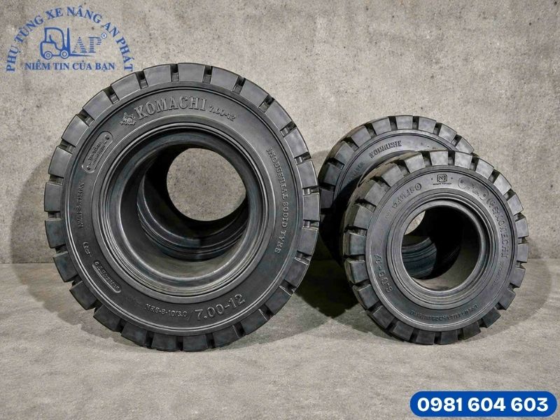 Lốp xe nâng Komachi 700-12 nhập khẩu