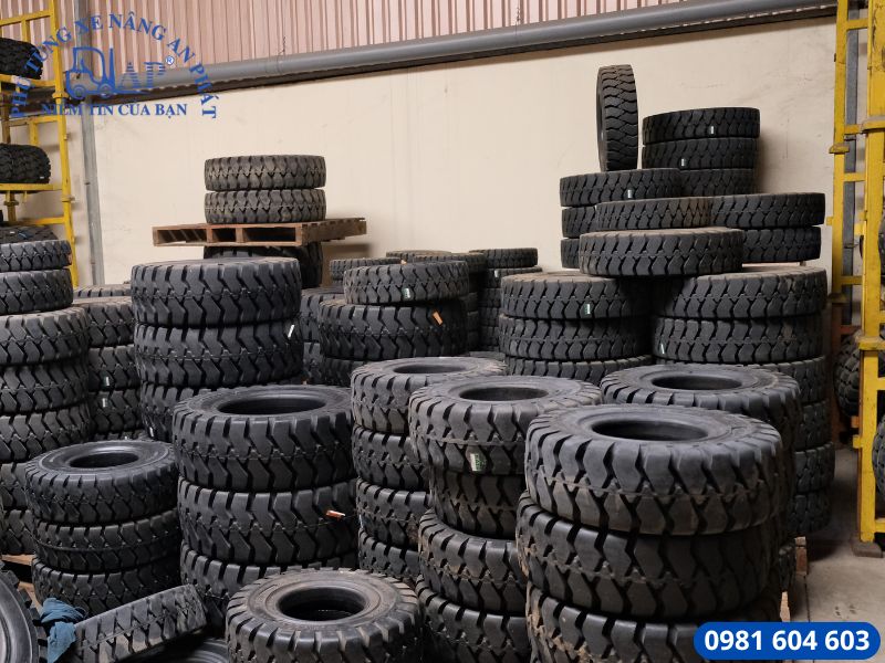 Vỏ xe nâng Komachi, Dunlop, Solitech nhập khẩu tại An Phát