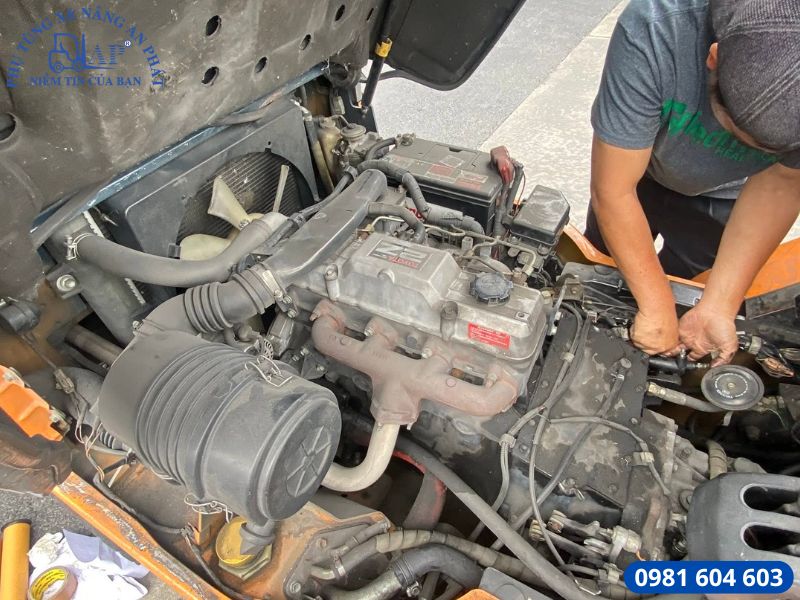 Sửa chi tiết động cơ xe nâng Toyota