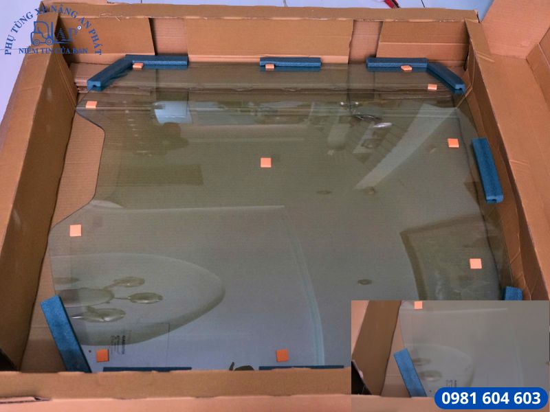 Giao kính cabin sau xe nâng nhanh toàn quốc